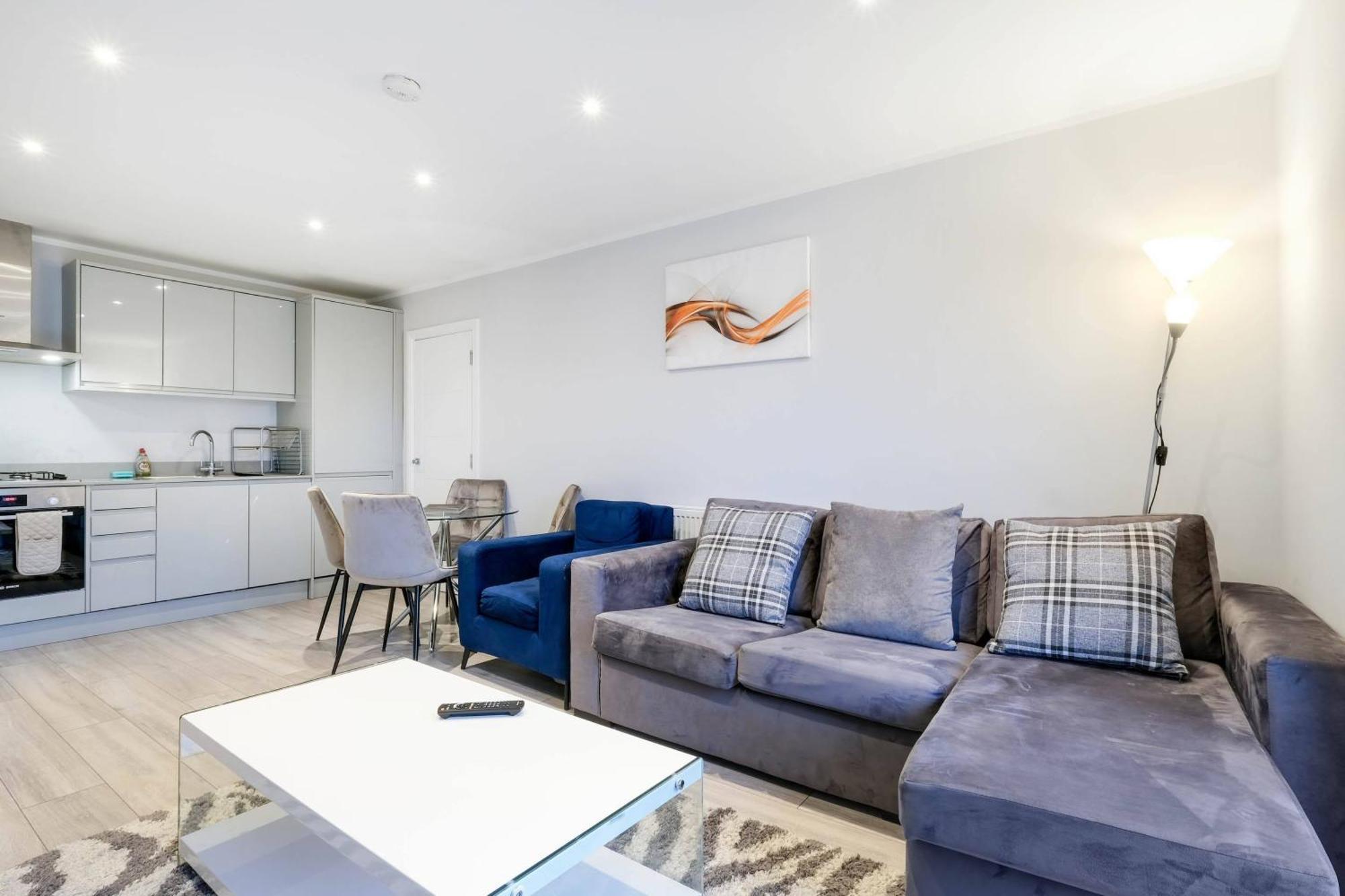 2 Bedroom Penthouse With Parking High Wycombe By 360Stays Exterior foto